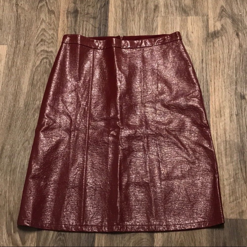 🎉SALE🎉NWT Zara Faux Leather Burgundy Skirt L